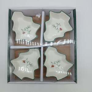 Pfaltzgraff Winterberry Holiday Christmas Tree Dip Bowls Set of 4 Christmas